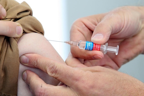 Il vaccino obbligatorio è legge in Italia