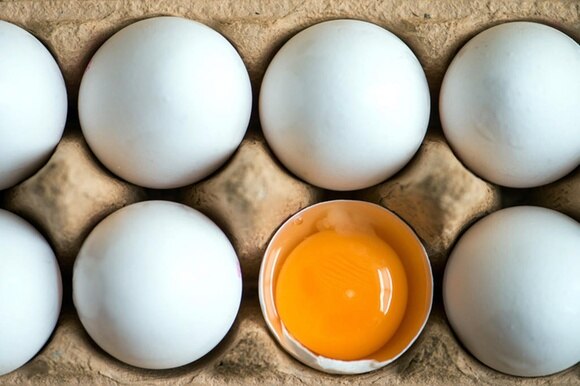 Una confezione di uova in un immagine d archivio, puramente illustrativa.