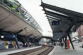 La stazione di Stadelhofen, Zurigo, in un immagine d archivio.