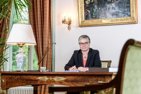 Anne Paugam nel suo ufficio