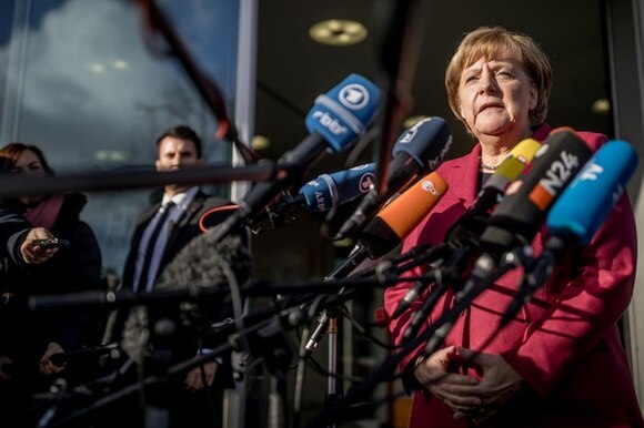Angela Merkel non ha ancora trovato un intesa per la coalizione di governo detta Giamaica. E ora si tema di tornare al voto