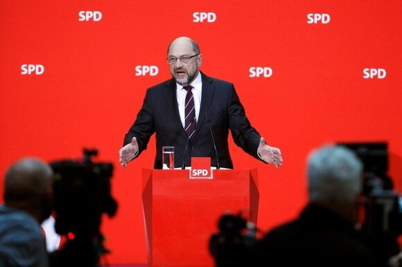 Martin Schulz è stato rieletto alla testa dell Spd che nel frattempo ha aperto il dialogo per una nuova Grosse Koalition