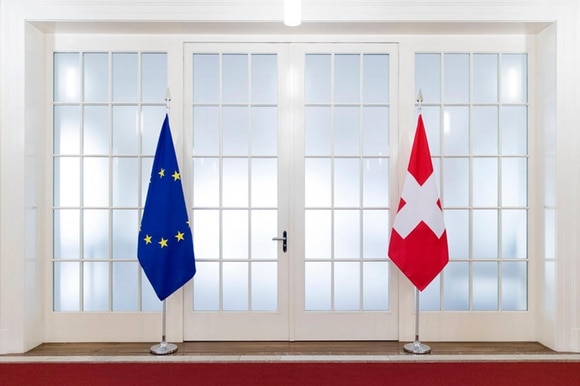 Nuove tensioni tra Svizzera e Ue: borsa svizzera discriminata e Berna pensa a congelare il miliardo per la coesione euroepa