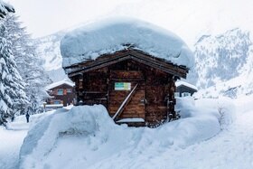 Le neve è tornata abbondante sulle Alpi svizzere, per la gioia delle stazioni turistiche.