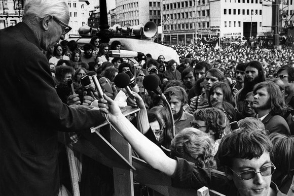 Herbert Marcuse parla agli studenti a Francoforte nel 1972.