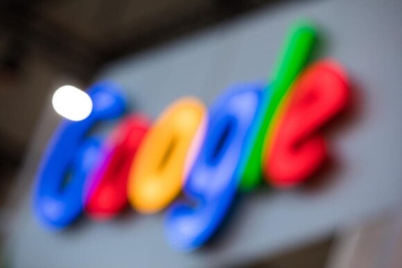 Il logo di Google sfuocato