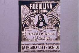 In b/n, Etichetta di una confezione di robiole con immagine della Gioconda e lo slogan Fresca, dolce, burrosa
