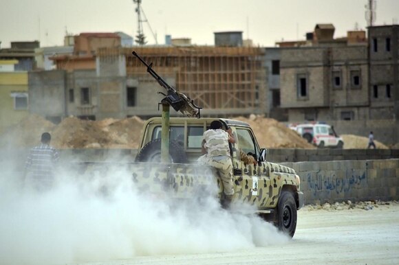 Mezzi militari in difesa della città di Tripoli