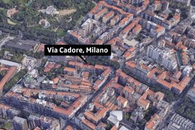 Veduta aerea della zona di Milano in cui è avvenuta la sparatoria, con scritta che indica via Cadore