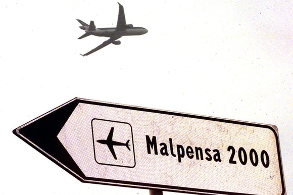 Cartello stradale che indica l aeroporto di Malpensa
