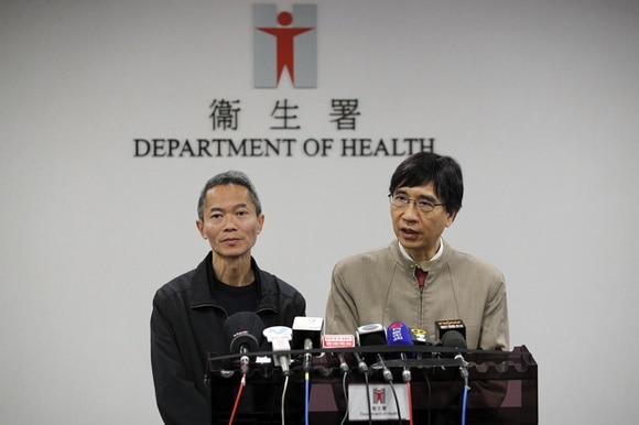 Conferenza stampa a Hong Kong al Dipartimento della salute sulla situazione a Wuhan riguardante il virus misterioso