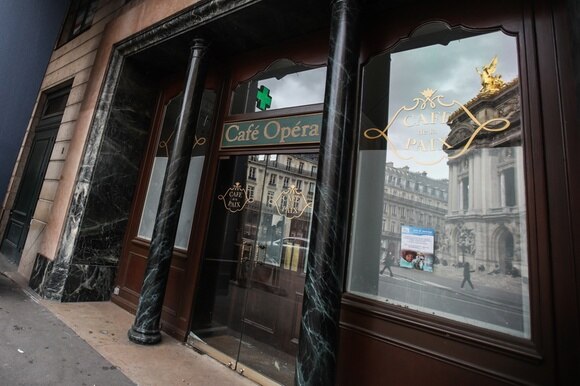 Il Cafe de la Paix di Parigi chiuso.
