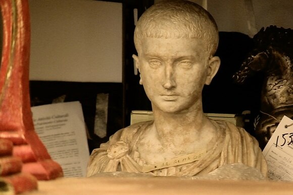Un busto risalente l antica Roma