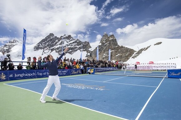 Federer per un impegno pubblicitario sulla Jungfrau.