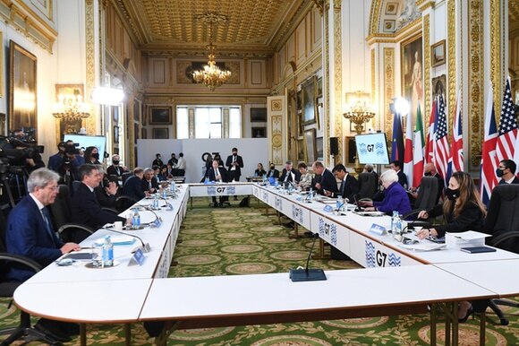 Il tavolo del G7 a Londra