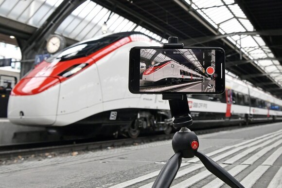 Il treno Giruno fotografato alla stazione centrale di Zurigo.