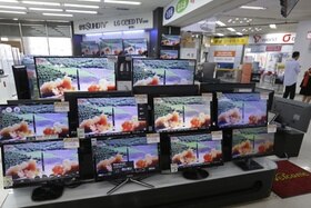 televisioni esposte in un negozio