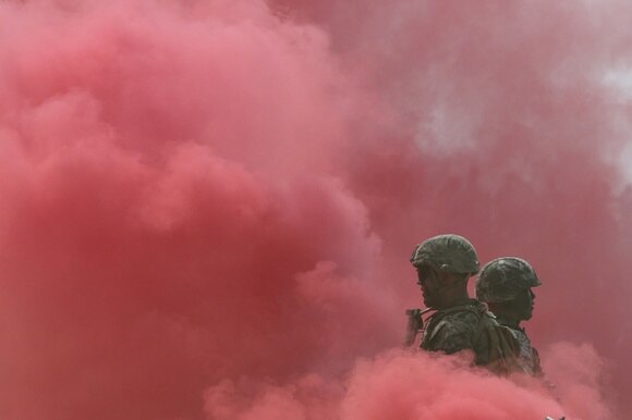nebbia rossa statue