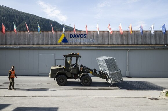 Barricate in preparazione a Davos