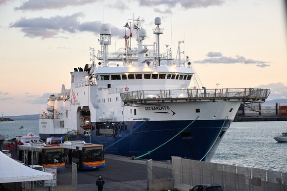 La nave Geo Barents al porto di Catania.