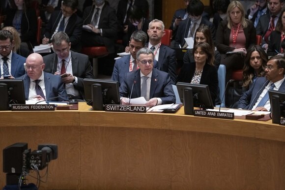 Cassis seduto al tavolo del Consiglio per la sicurezza dell Onu.