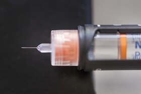 una siringa contenente insulina.