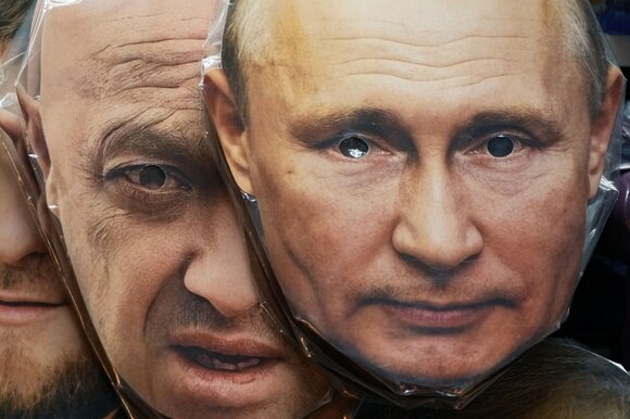 Maschere per il viso di Putin e Prigozhin