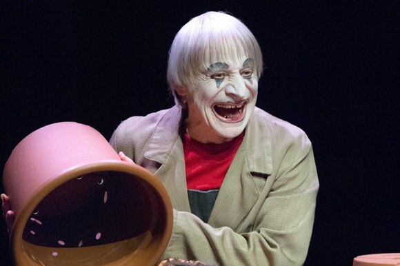 Il compianto clown Dimitri con la figlia Masha durante uno spettacolo.