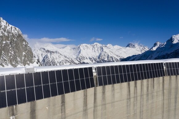 Pannelli fotovoltaici in altitudine.