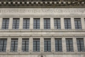 facciata banca nazionale svizzera